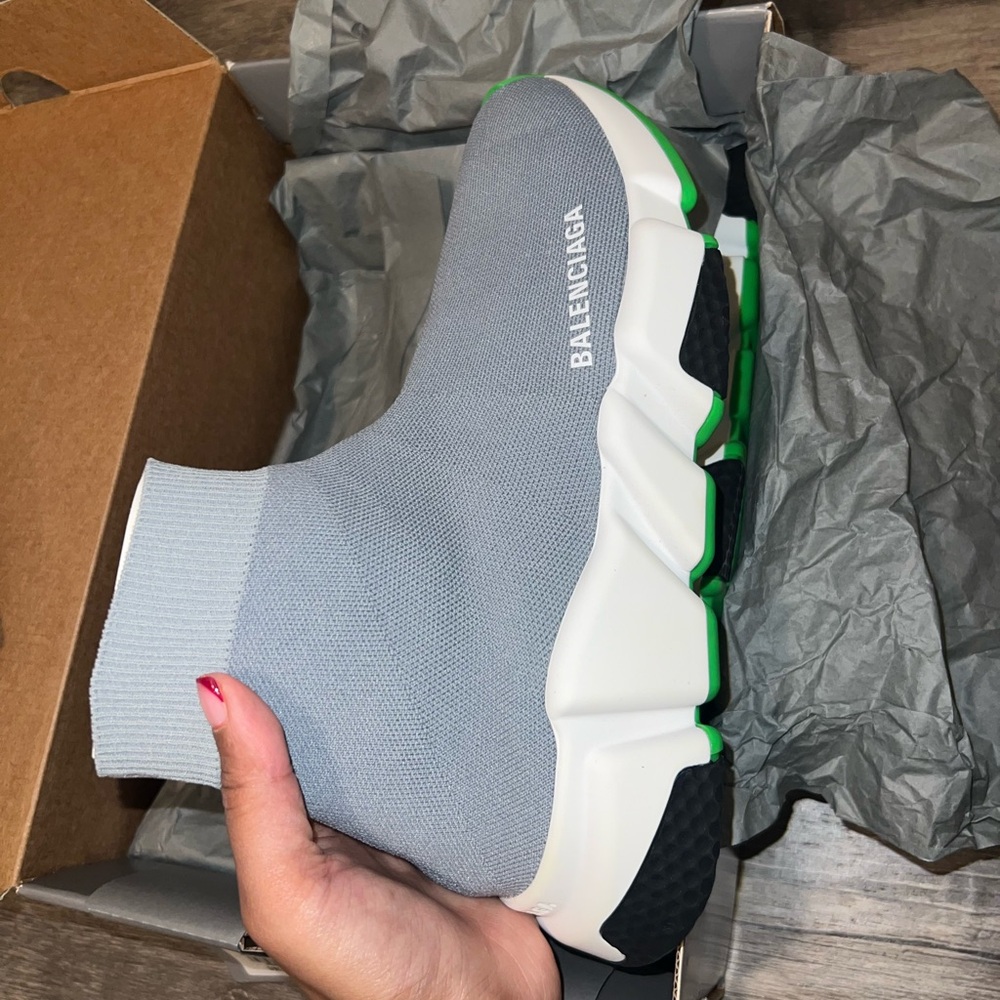 brand new balenciaga speed trainers